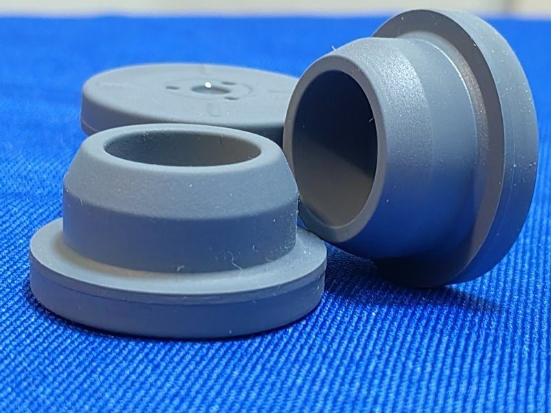 13mm 20mm 28mm warna abu-abu Vial Injeksi Kaca Menggunakan Serbuk Lyophilized Vial Farmasi Butyl Karet Stopper