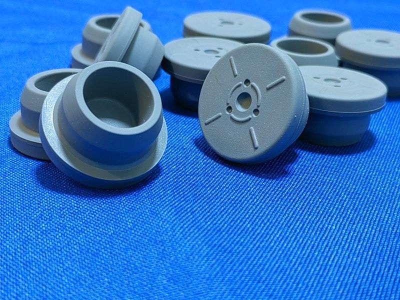 13mm 20mm 32mm Penggunaan Medis Biru Abu-abu Lyophilization Butyl Karet Tutup untuk botol kaca Botol Infusi Kaca