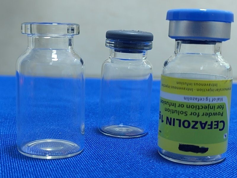 5 ml 7 ml Kaca Borosilikat Bening dan Biru Vial Injeksi Kaca Tubular untuk Vaksin dengan Tutup Plastik Aluminium